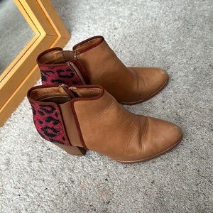 Mellow Yellow booties